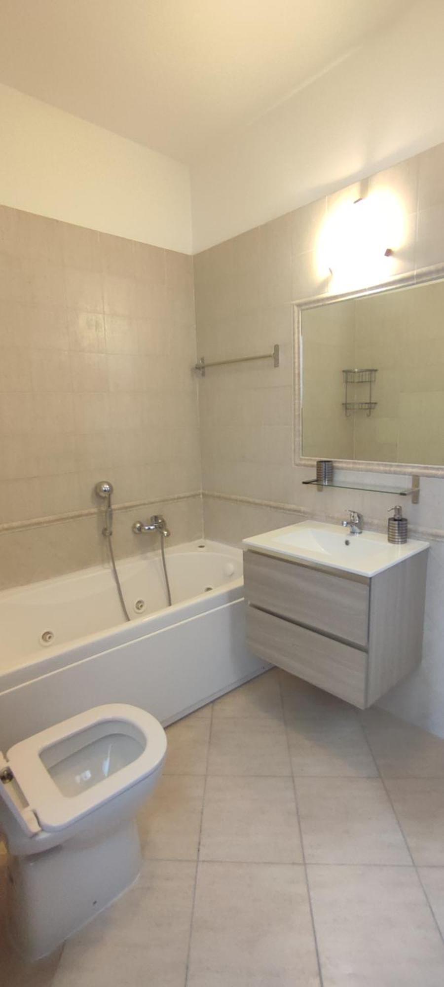 Love Home Apartament Near The Airport フィウミチーノ エクステリア 写真