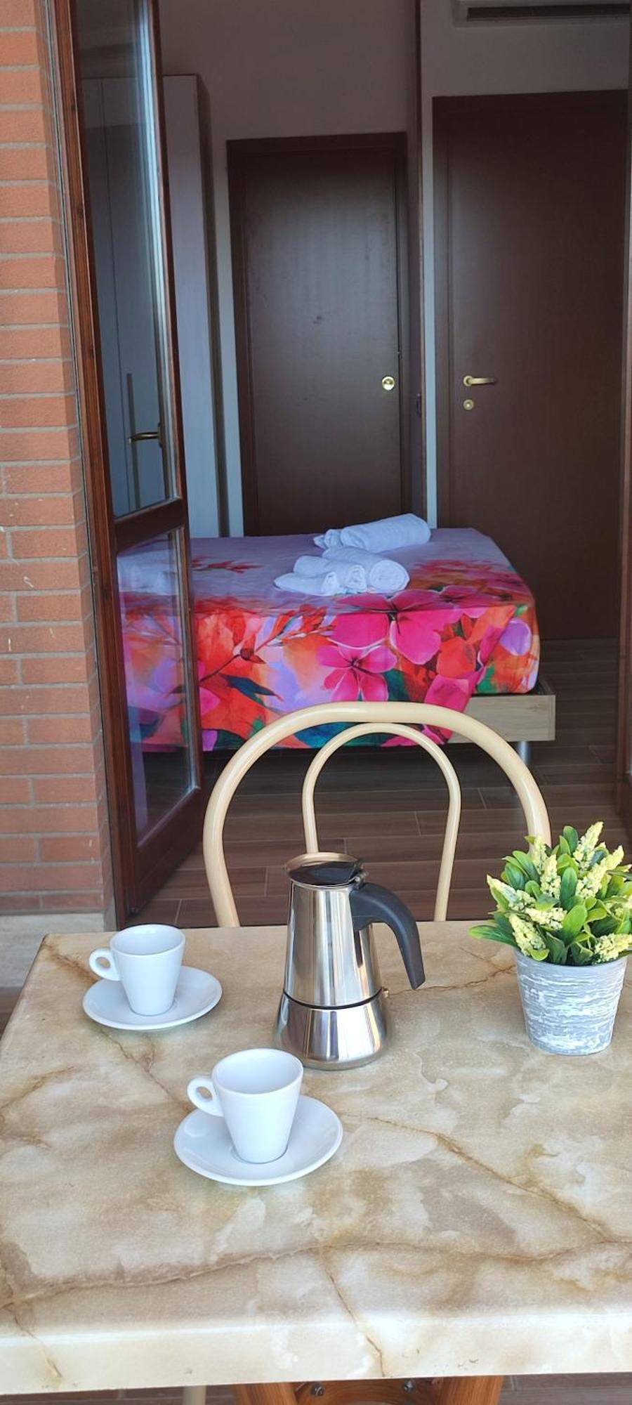 Love Home Apartament Near The Airport フィウミチーノ エクステリア 写真